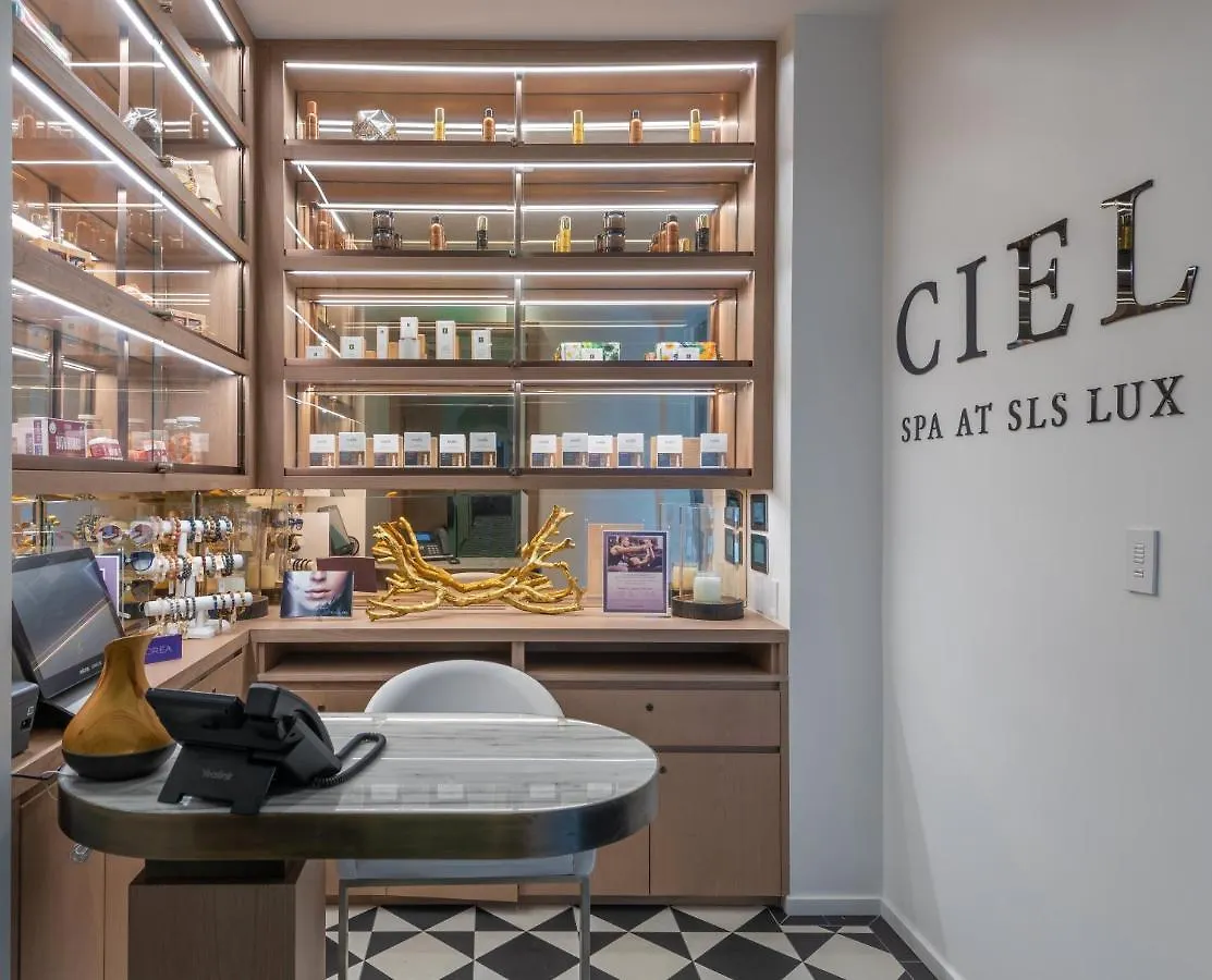 812 Located At Sls Lux Brickell, Managed And Operated By And The Beaches 酒店