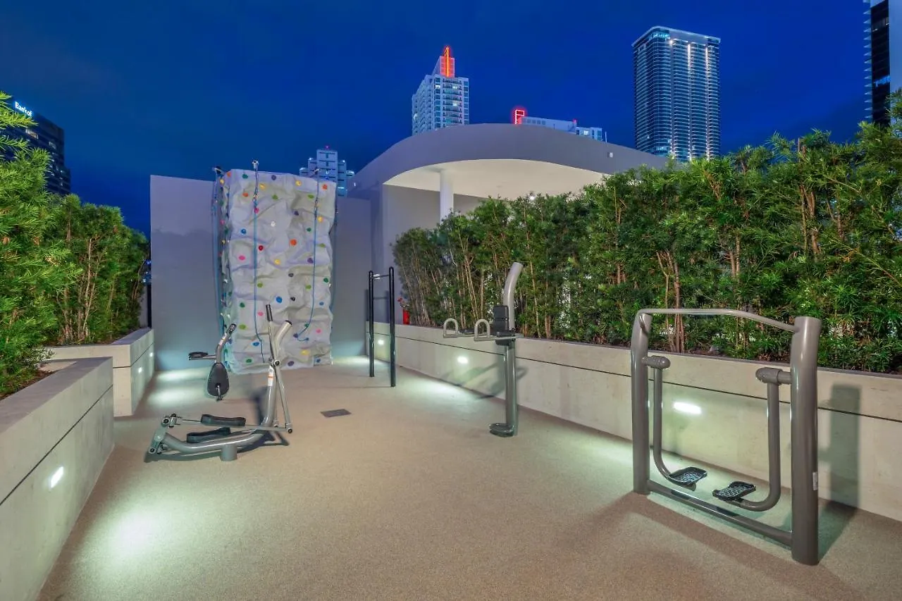 812 Located At Sls Lux Brickell, Managed And Operated By And The Beaches 酒店