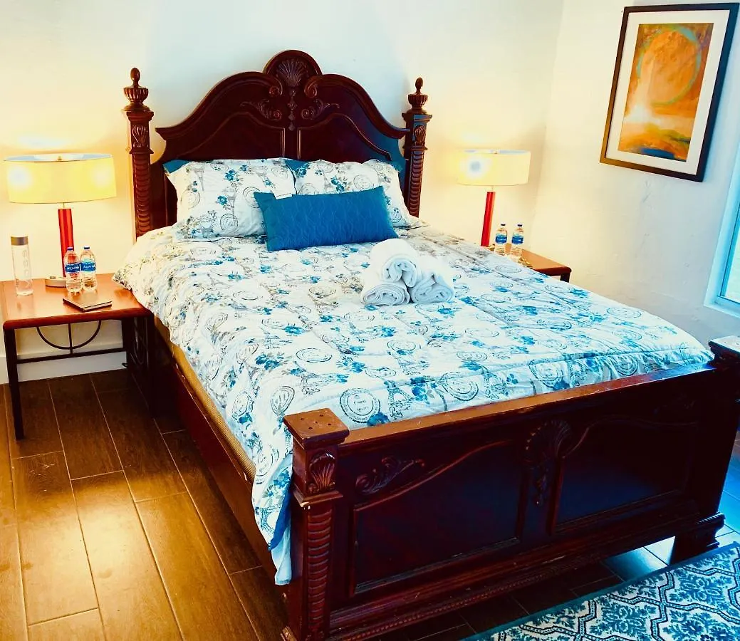 ホームステイ Deons Airbnb