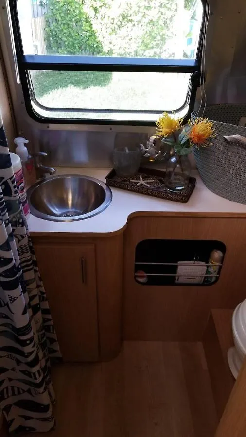 아파트 Airstream In The Center Of It *
