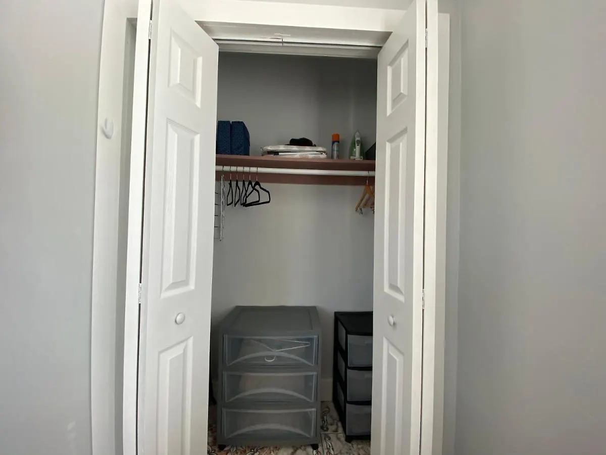Main House 3 Bed 2 Bath & 1 Bed 1 Bath Miami