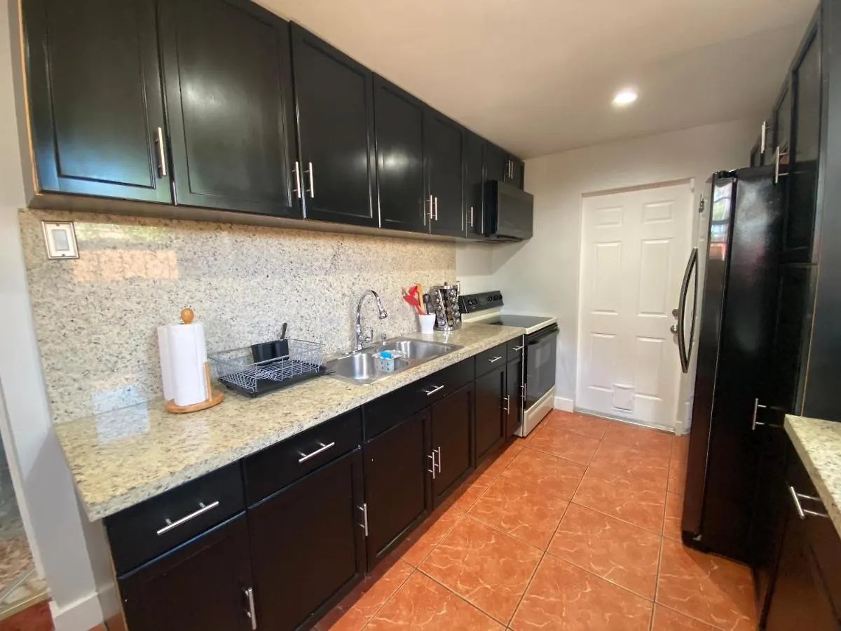 Main House 3 Bed 2 Bath & 1 Bed 1 Bath Holiday home
