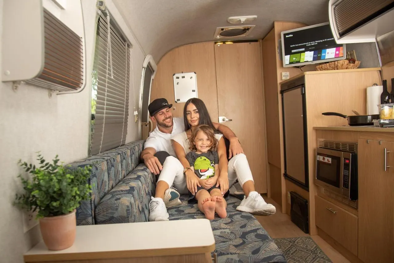 Airstream In The Center Of It * 마이애미