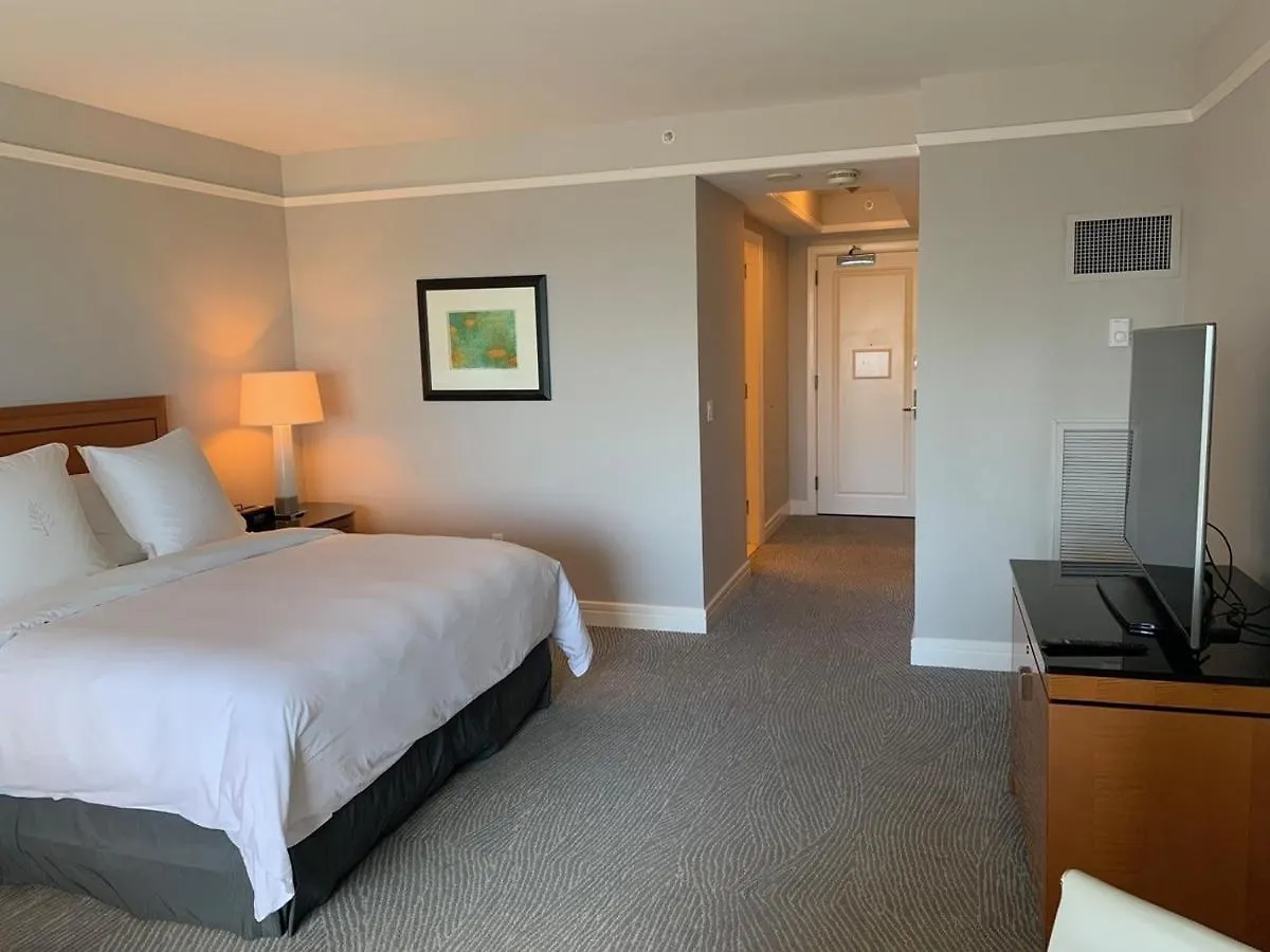 Four Seasons Hotel 5*