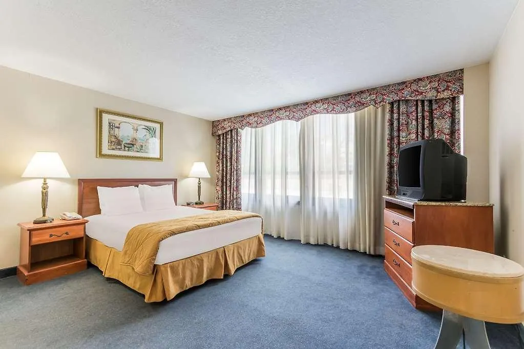 Comfort & Downtown Brickell-port Of ホテル 4*