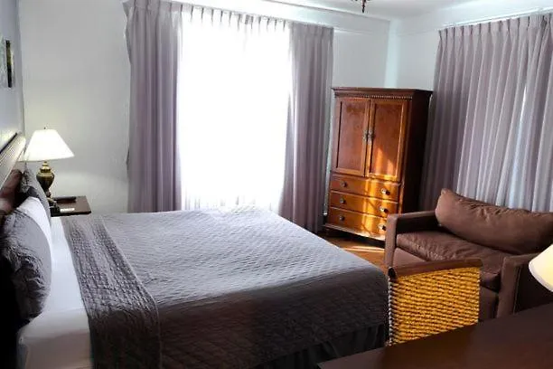 South Plaza Hotel