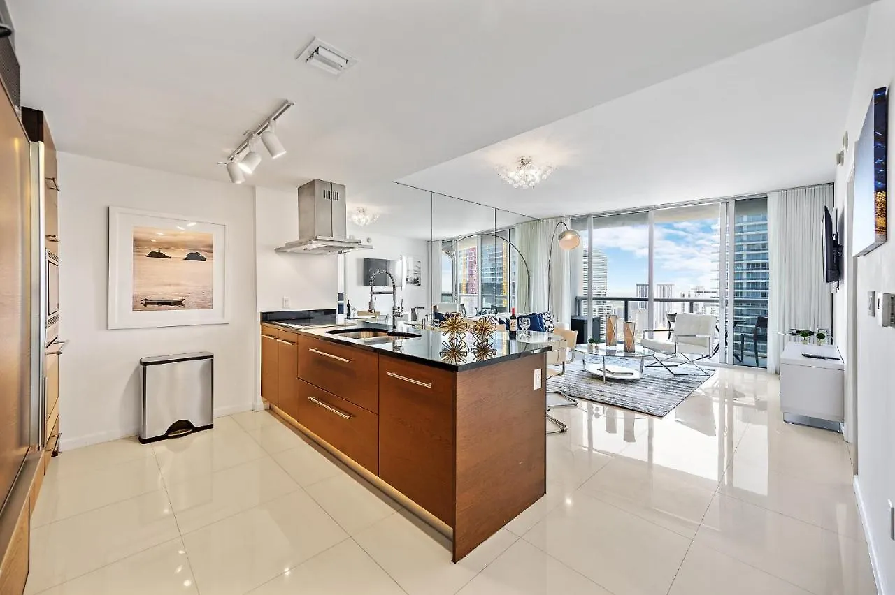 Majestic High Rise Unit With Ocean View 度假居