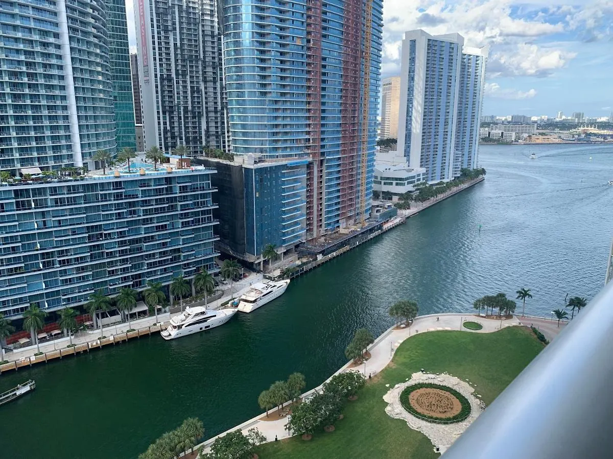 Luxury Waterfront In The Urban Oasis At Icon-brickell Free