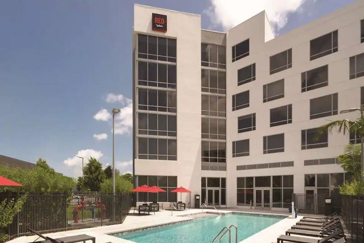 Radisson Red Airport Hotel 3*