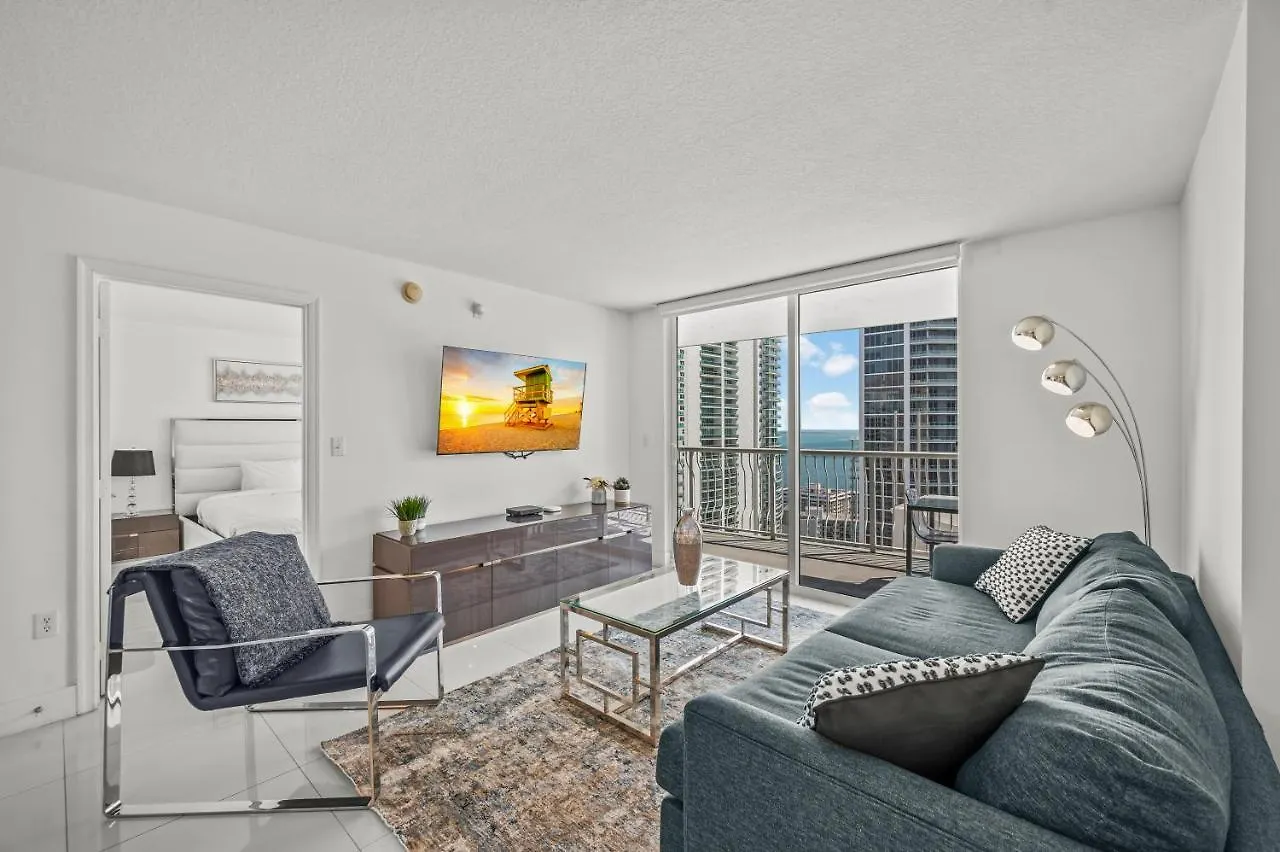 Luxurious With Parking In Brickell * Майами