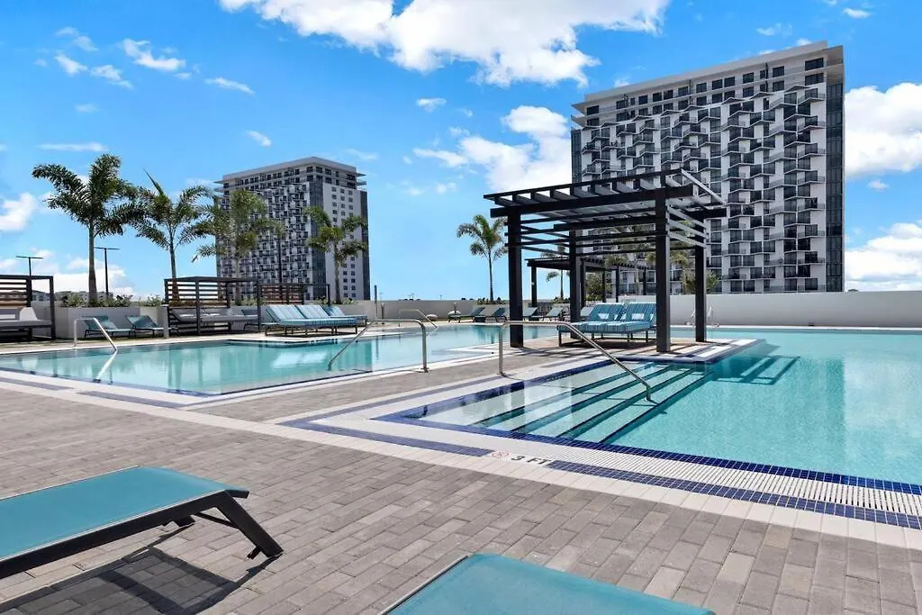 Luxury In Downtown Doral Apartment