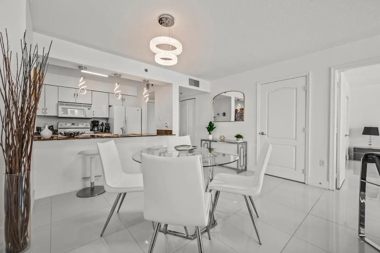 Luxurious With Parking In Brickell *