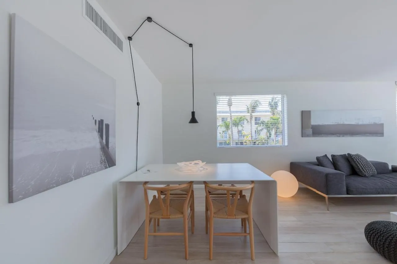Haus Contemporary Key Biscayne