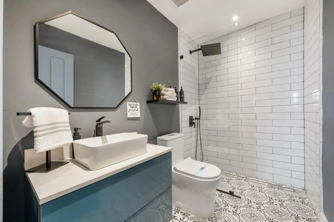 Breezy Oasis With Pooltable, Heated Pool, Golf & Gazeebo L29 * 마이애미