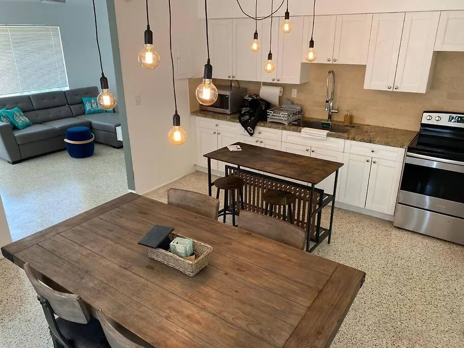 アパート Stayover In 2br - 1bth - Free Parking