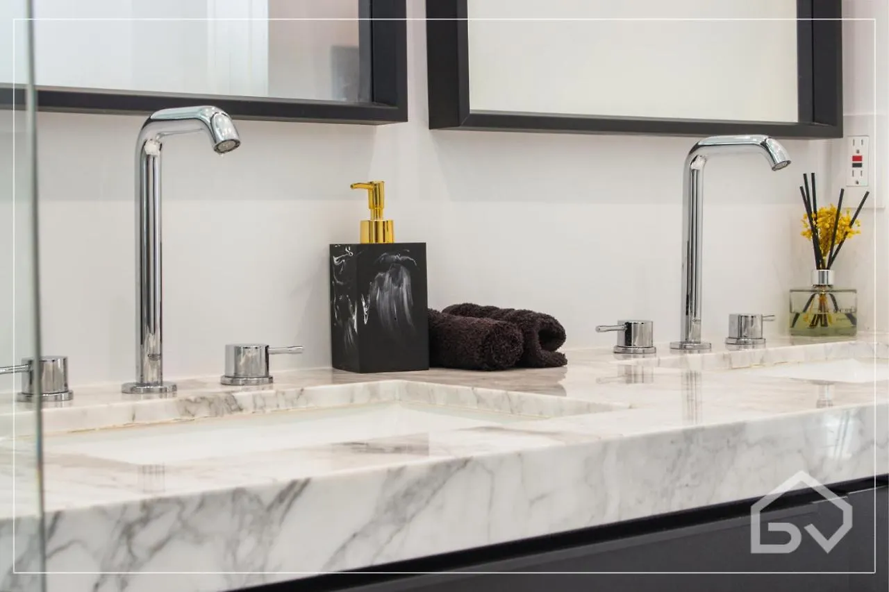 Noir Design District 4br & 2ba Sleeps 14 With Grill, Pool Table, Pool & Villa