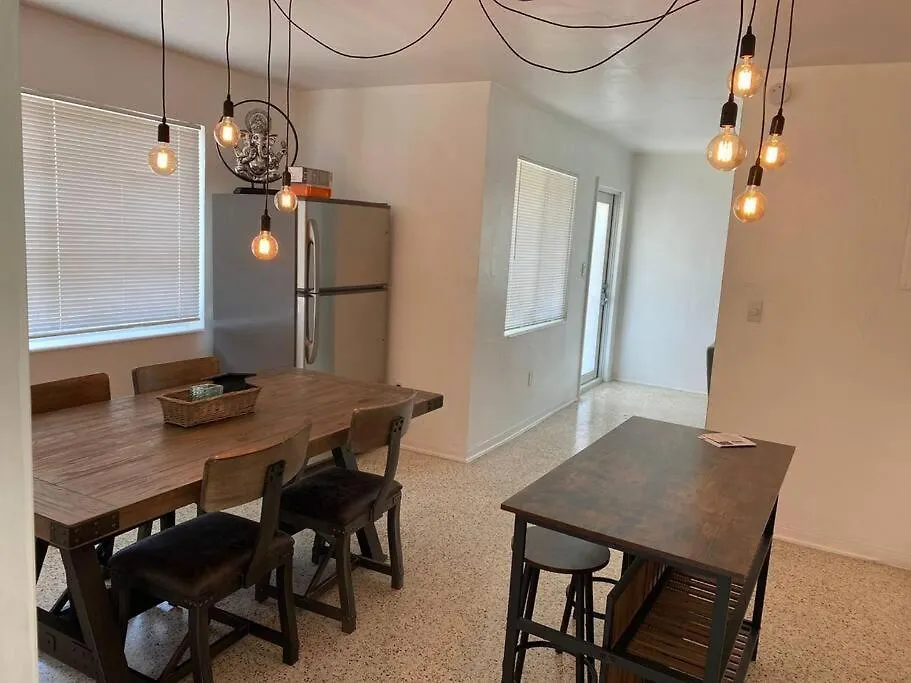 アパート Stayover In 2br - 1bth - Free Parking マイアミ