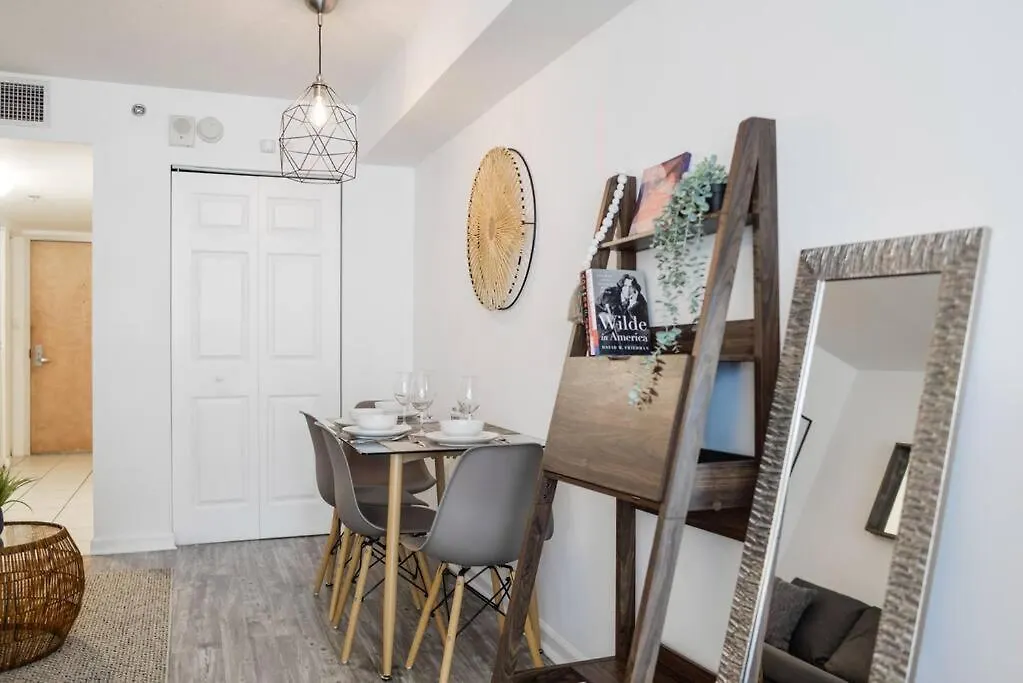 Amazing Studio Apt @brickell With Pool & Parking דירה מיאמי