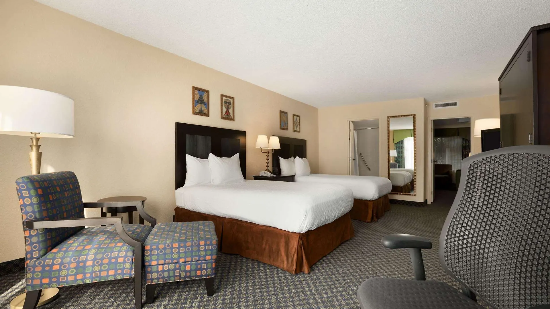 Embassy By Hilton International Airport 4*