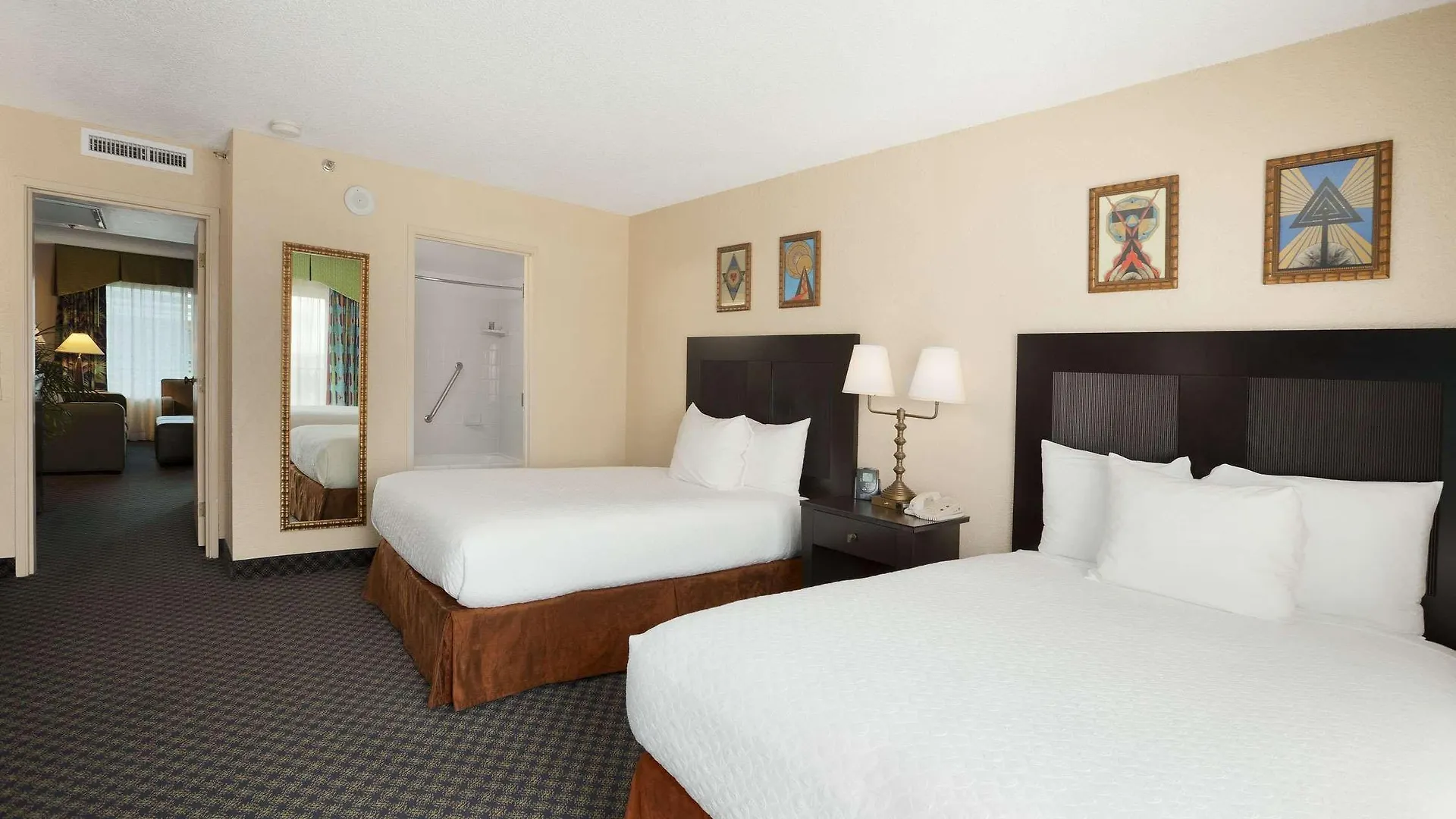מלון Embassy By Hilton International Airport מיאמי