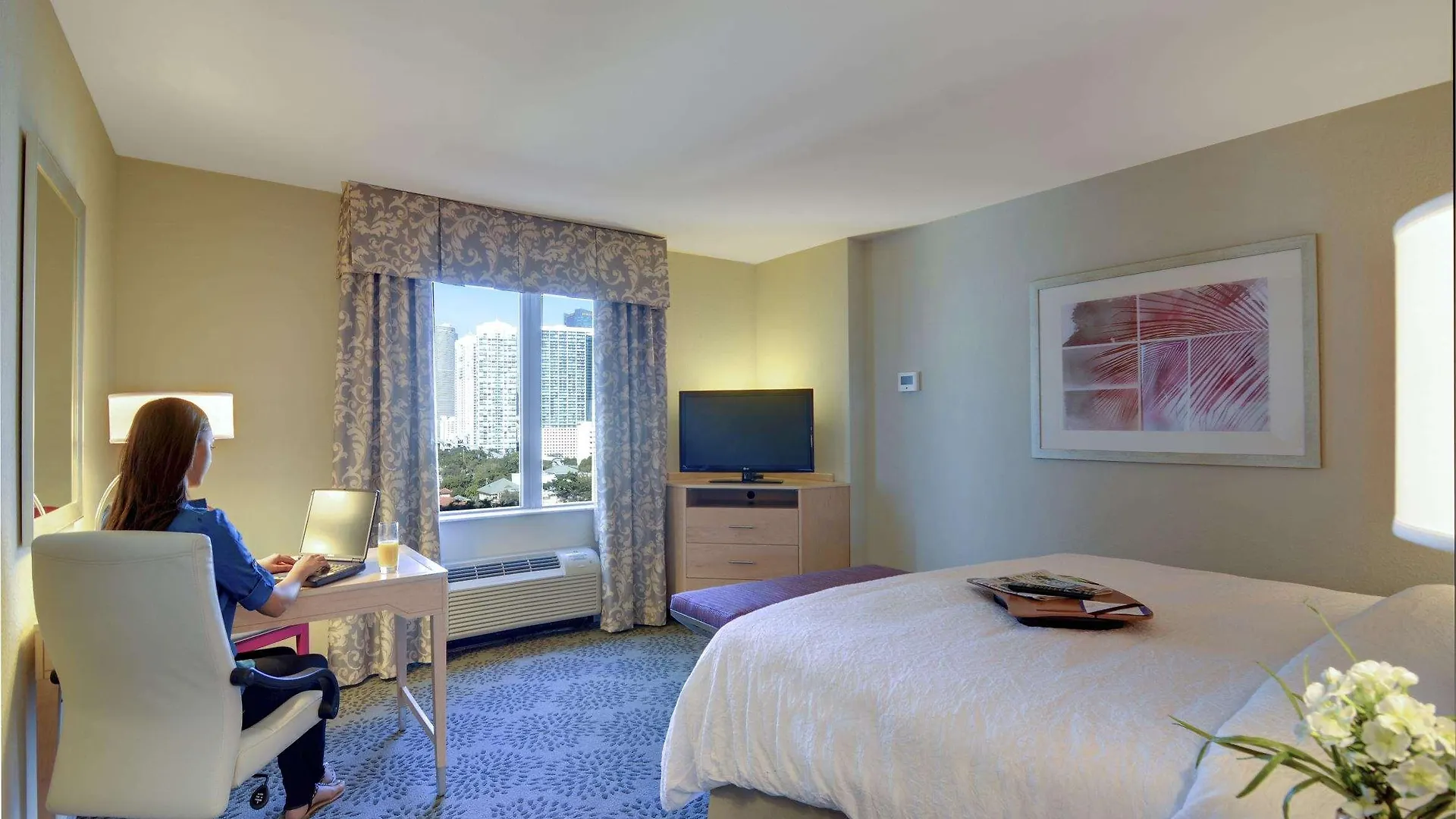 Hampton & By Hilton Downtown/brickell Hotel 3*