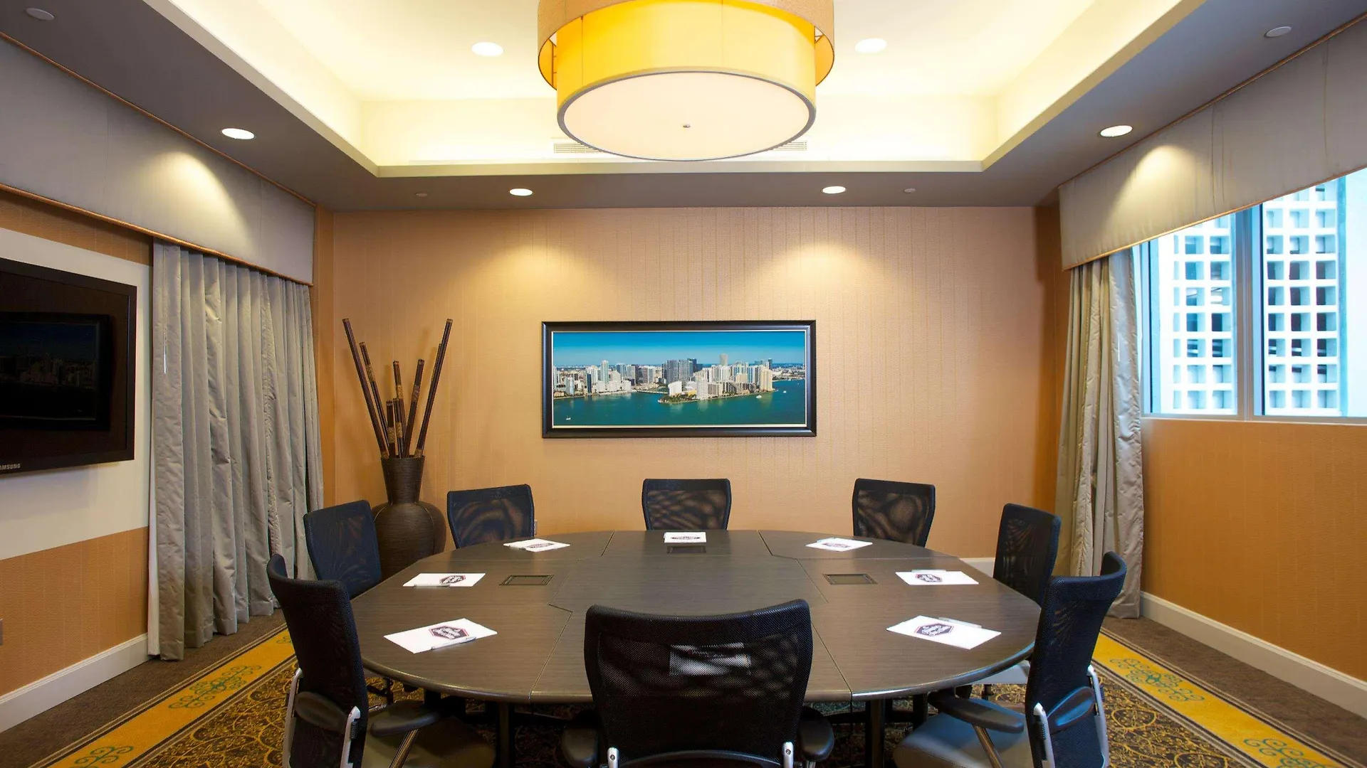 Hampton & By Hilton Downtown/brickell 3*