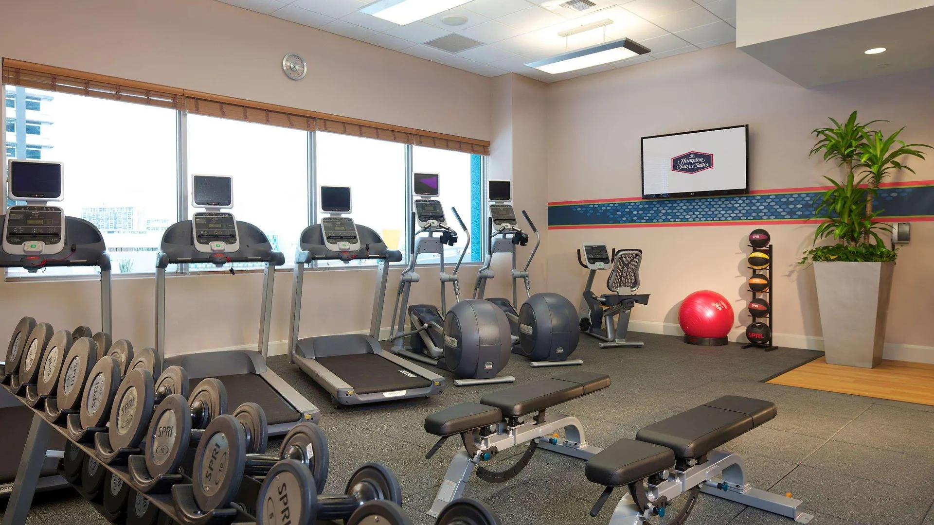 Hampton & By Hilton Downtown/brickell 3*