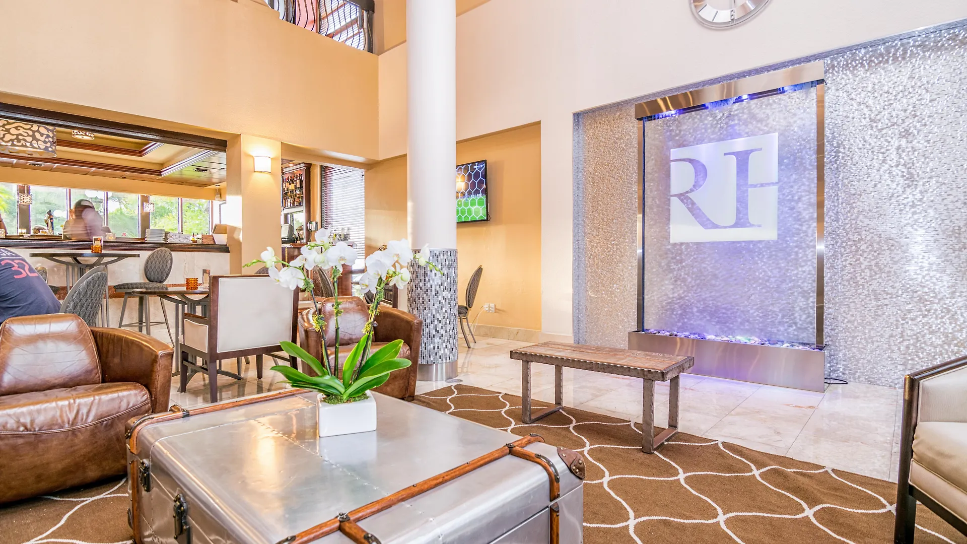 Regency Airport By Sonesta Hotel