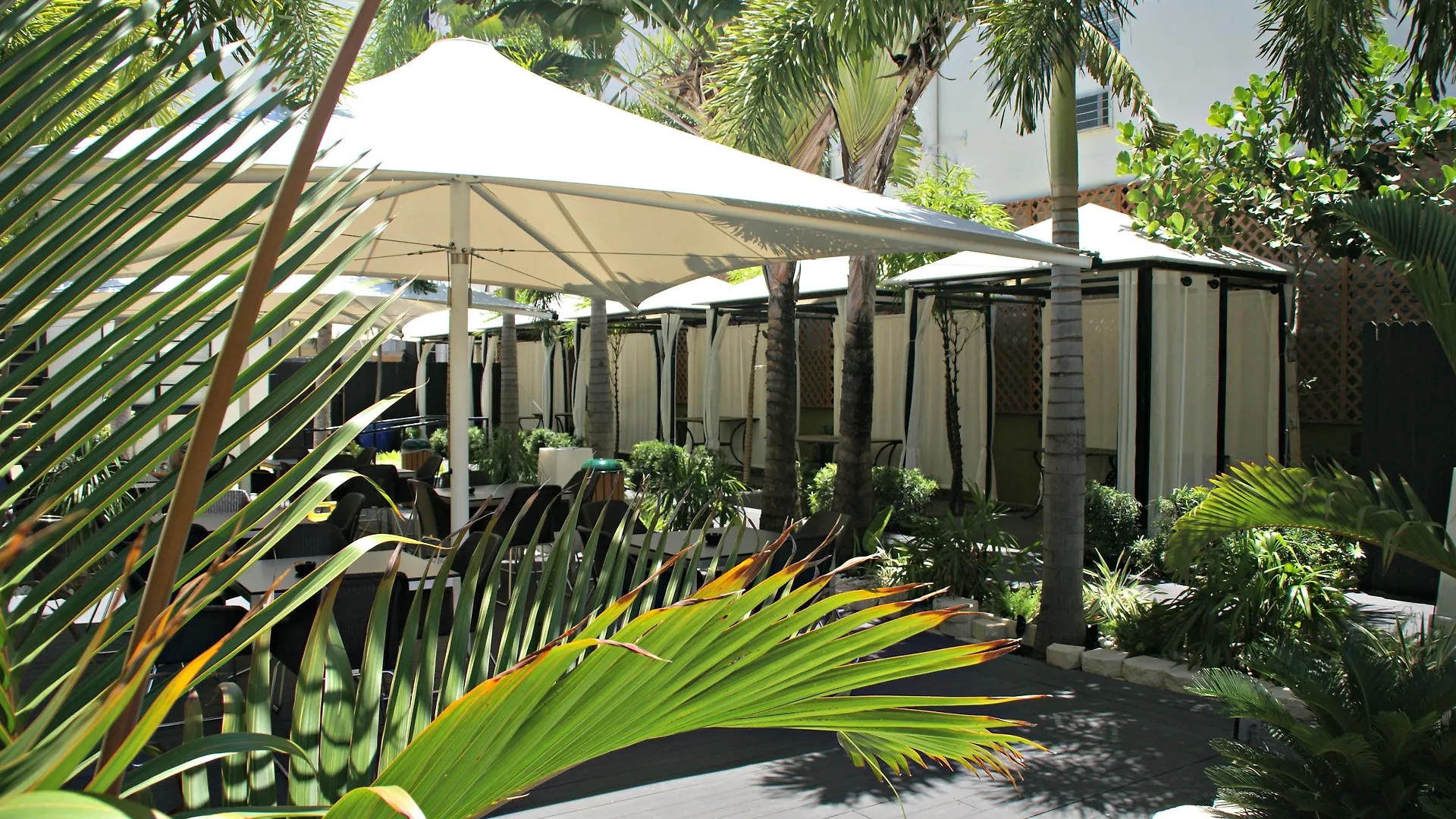 South Plaza 3*