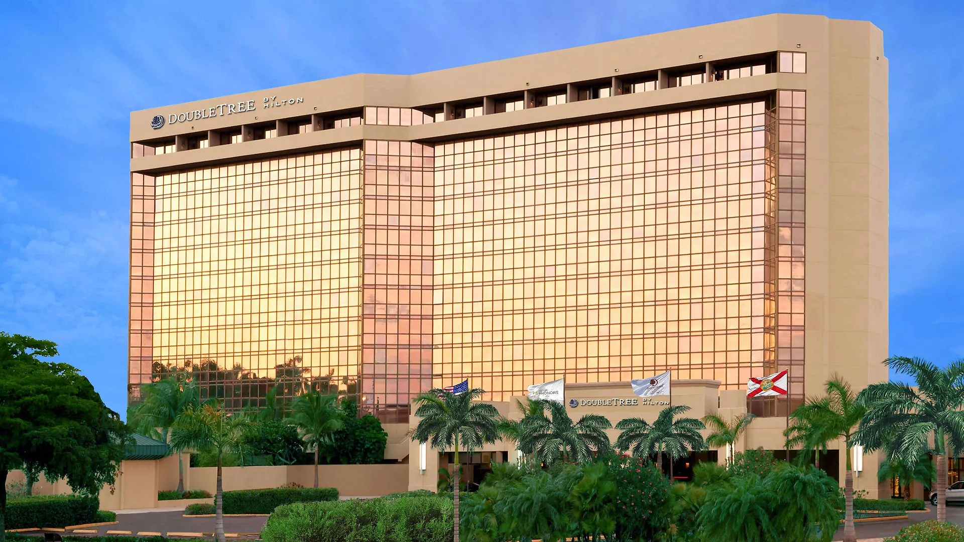 Doubletree By Hilton Airport & Convention Center 4*
