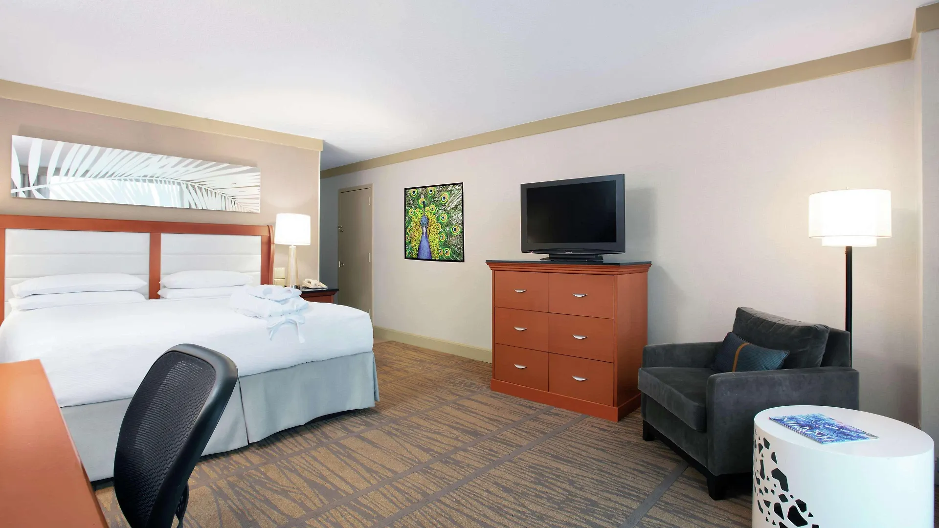 Doubletree By Hilton Airport & Convention Center 4*