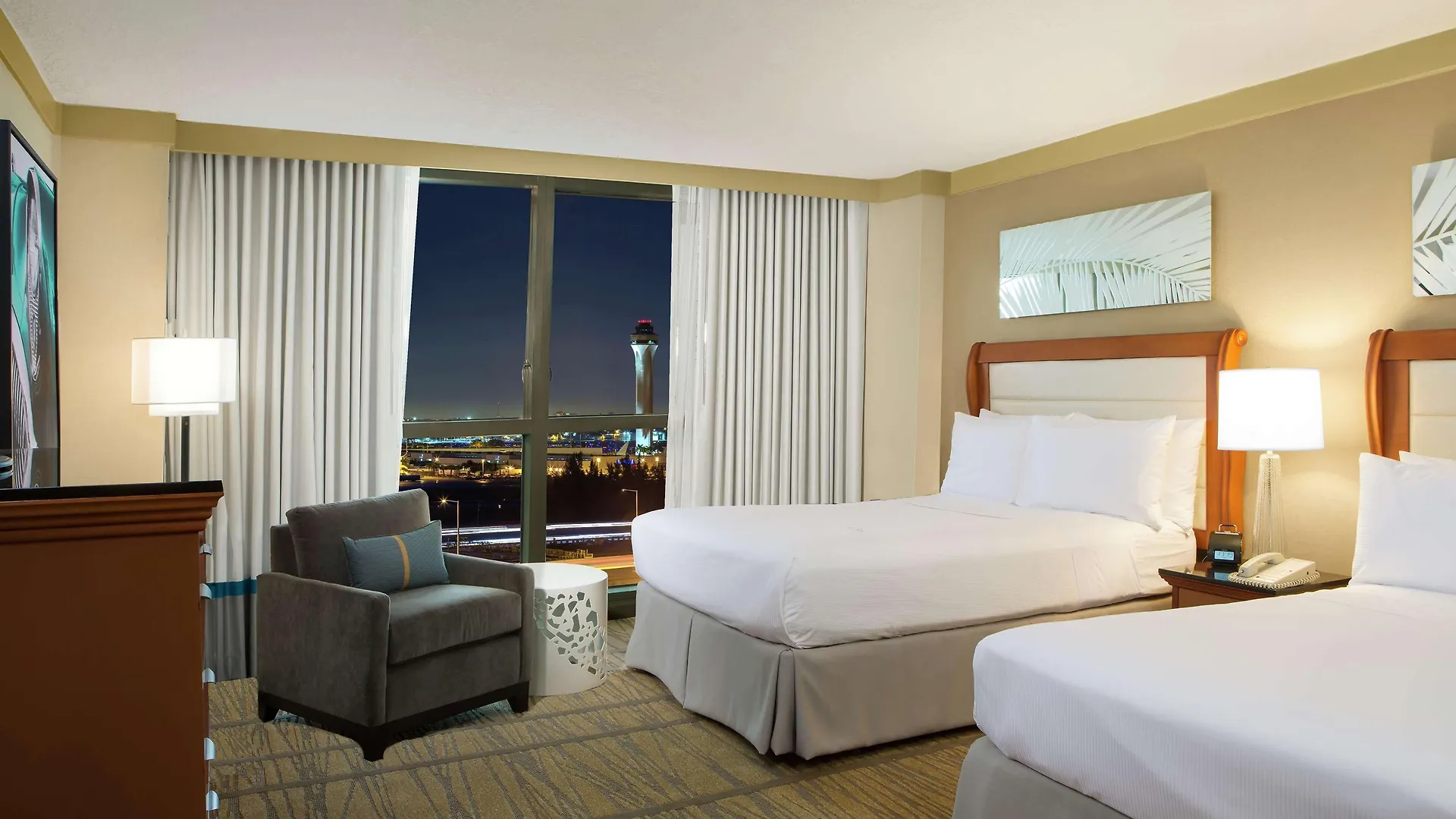 Otel Doubletree By Hilton Airport & Convention Center Miami