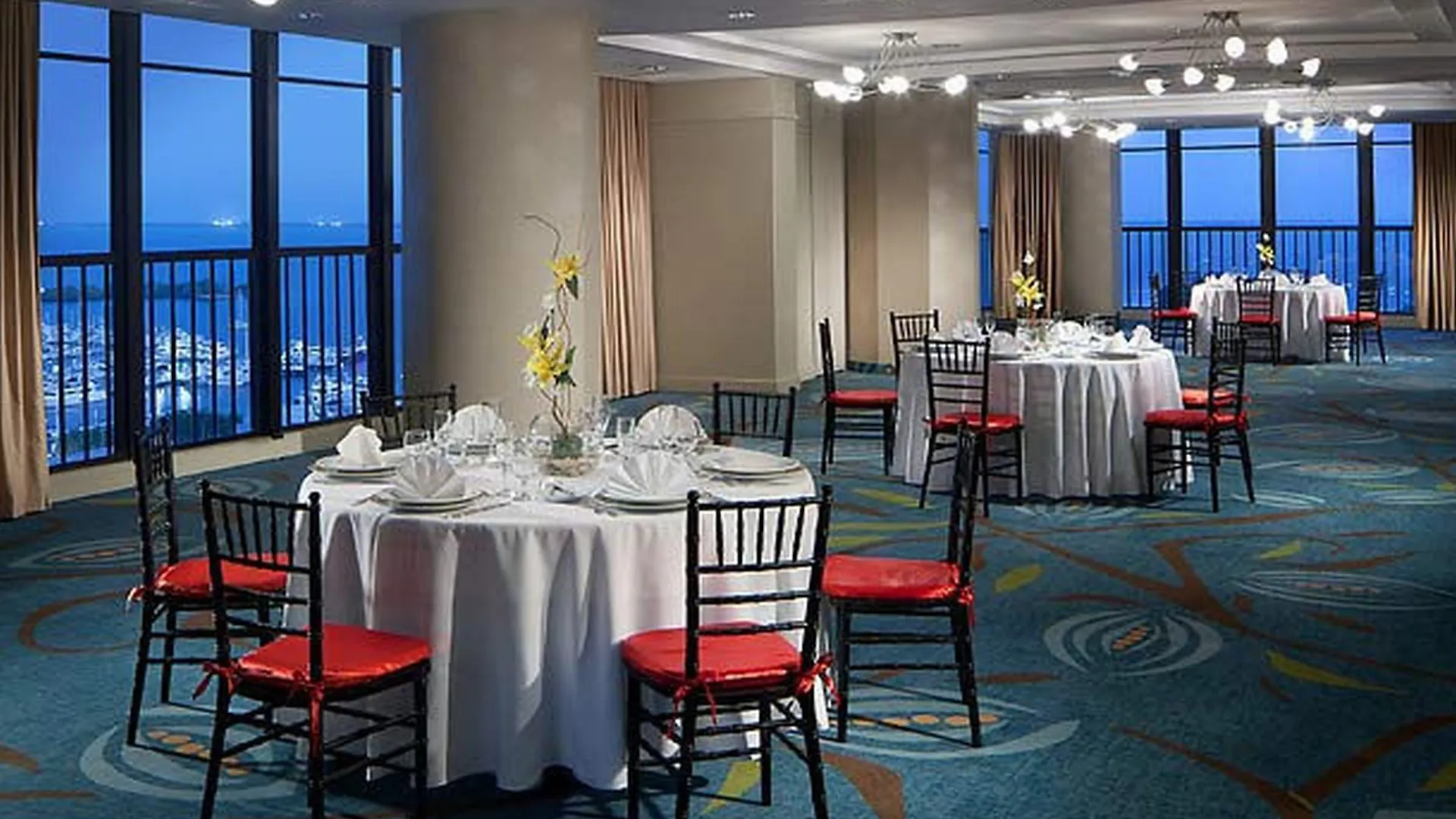 Courtyard Coconut Grove 3*