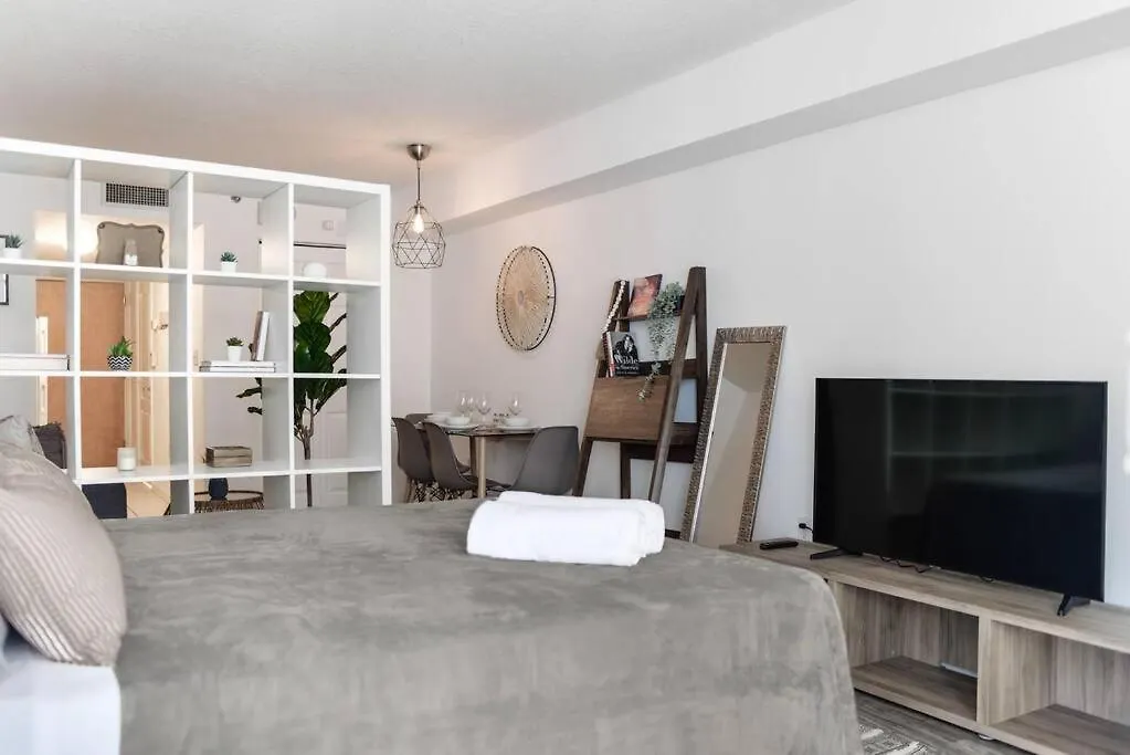 Amazing Studio Apt @brickell With Pool & Parking מיאמי