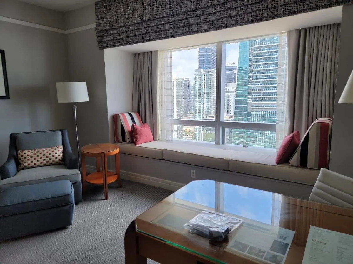 Four Seasons Hotel Miami
