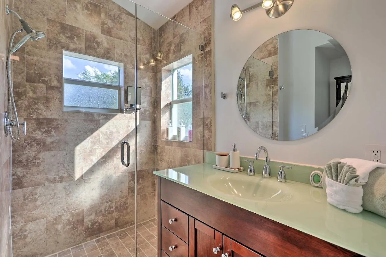 Modern 2 Bd And Loft Getaway Less Than 9 Mi To Dtwn!