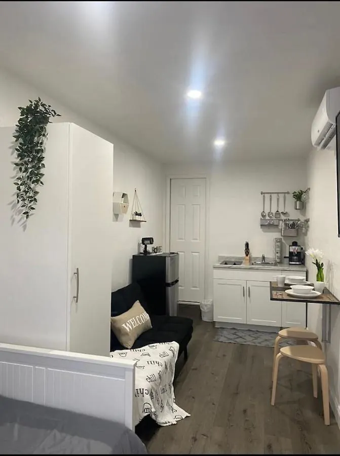 Tiny Place W Private Hot Jacuzzi 7 Min To International Airport * マイアミ