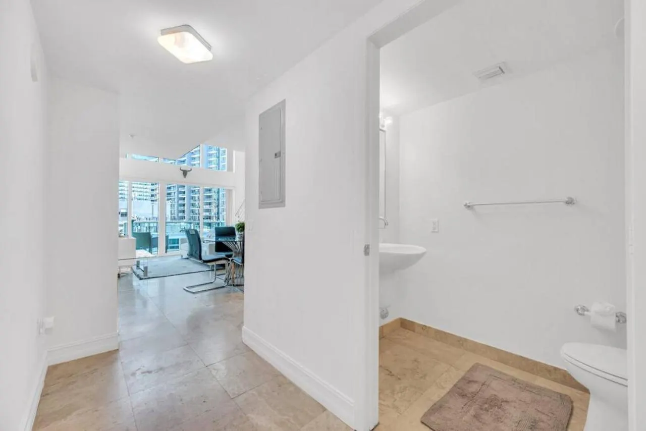 Semesterbostad Amazing Loft Style 1 Bed With Water And City Views