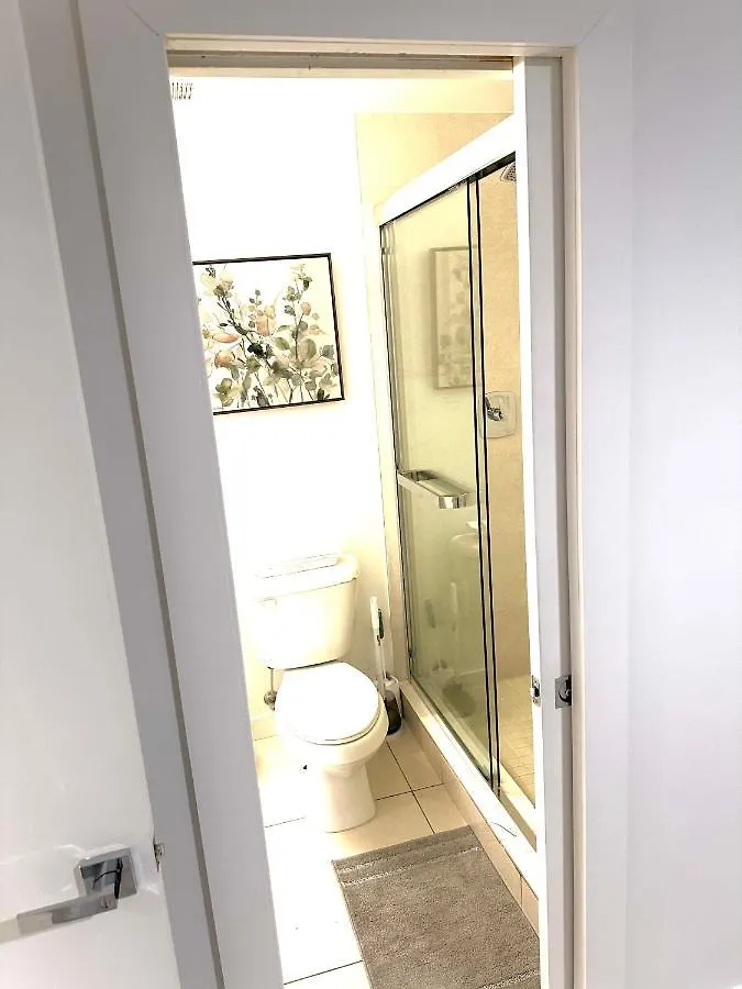 Minutes From South Beach Apartment