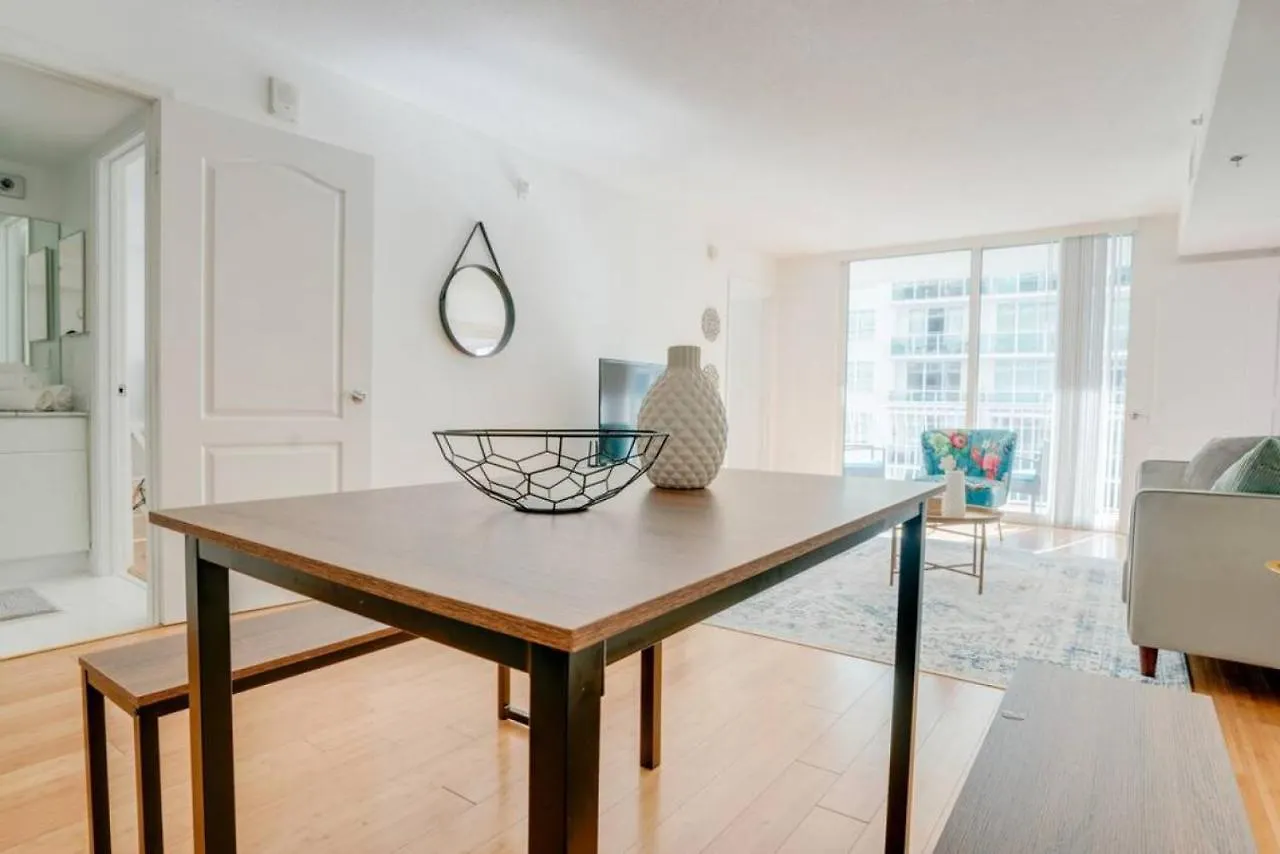 Gem With Great Ocean View, Pool, Wfh Set Up, And Parking Miami