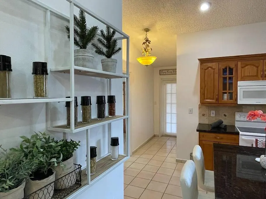Modern 3-bedroom W/ Backyard * Μαϊάμι