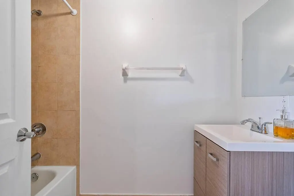 Apartment Airport 2bedrooms 2 Bath *