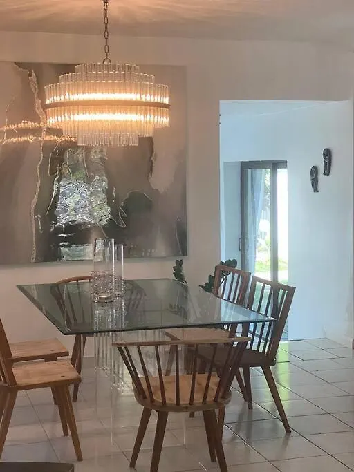 Design District 4 Bedroom Pool Holiday home