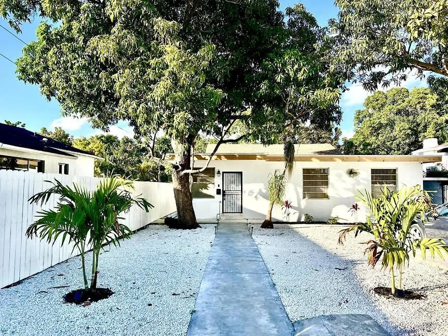 Lush Tropical Big Close To Airport, Calle 8, Coral Gables And Lots Amenities Dom wakacyjny