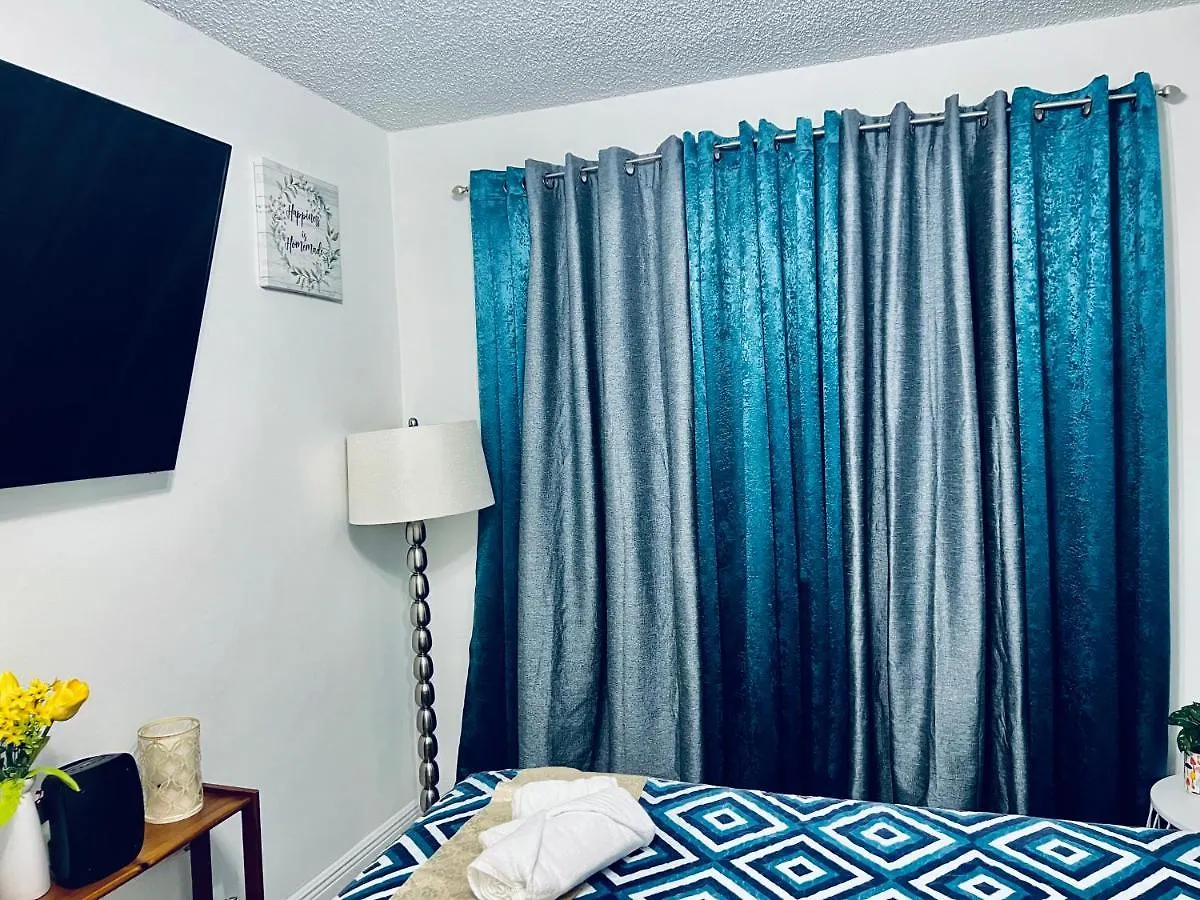 Relax 521- At The Side מיאמי