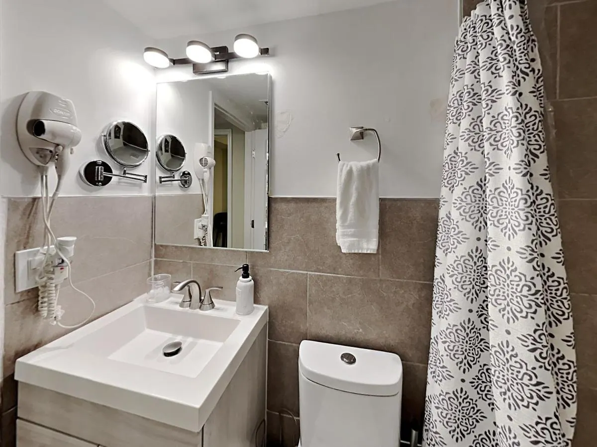 Townhouse With Patio, Gazebo, Free Parking, Centrally Located Σπίτι διακοπών Μαϊάμι