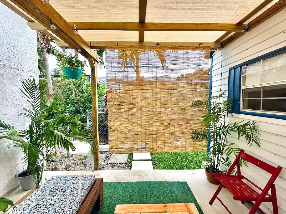 Beach Guests House * 迈阿密