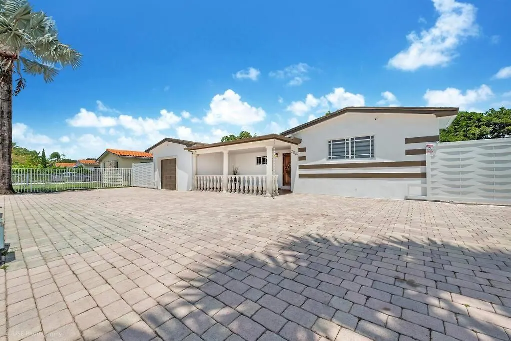 Perfect Location House In Pool & Jacuzzi L43 Semesterbostad Miami