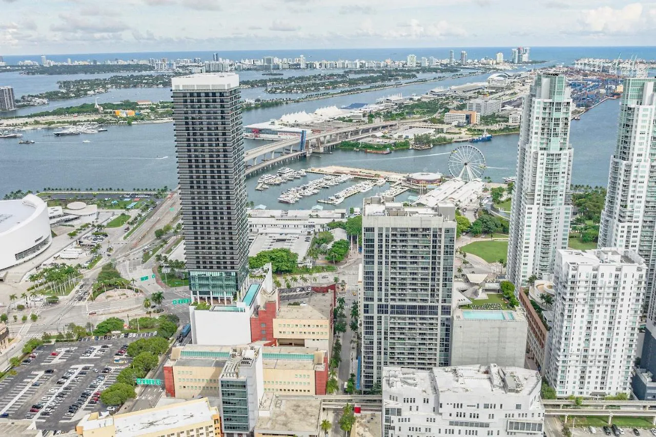 Luxurious 2-bed With Breathtaking Bay Views!! *