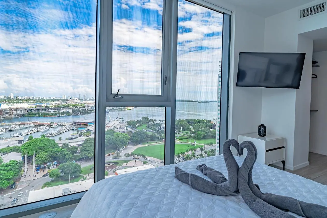 Luxurious 2-bed With Breathtaking Bay Views!! Daire
